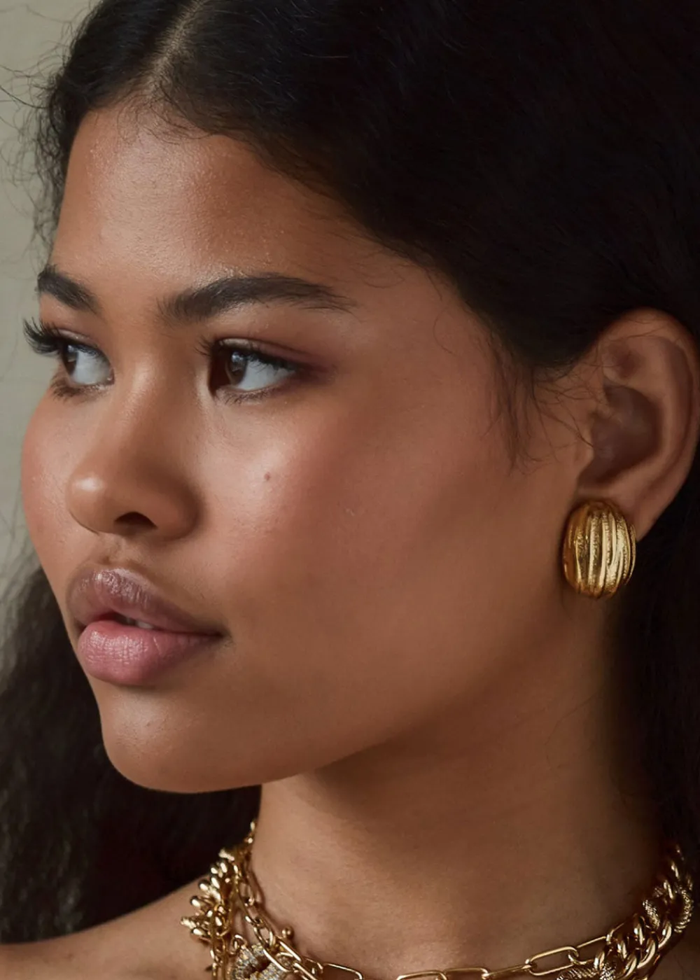 athena_earrings__gold_3.webp Alona Athena Earrings - Gold | Earrings