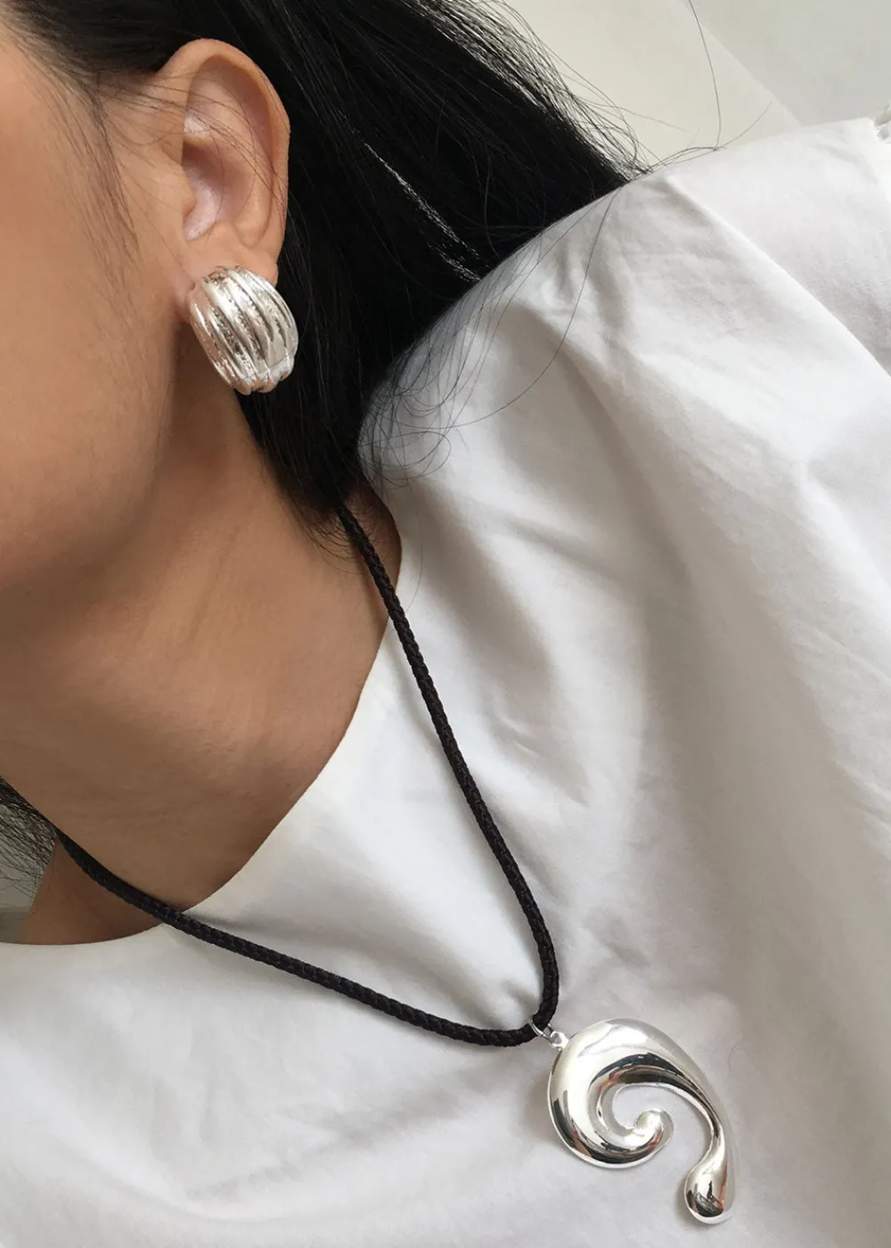 athena_earrings__silver_3.webp Alona Athena Earrings - Silver | Earrings