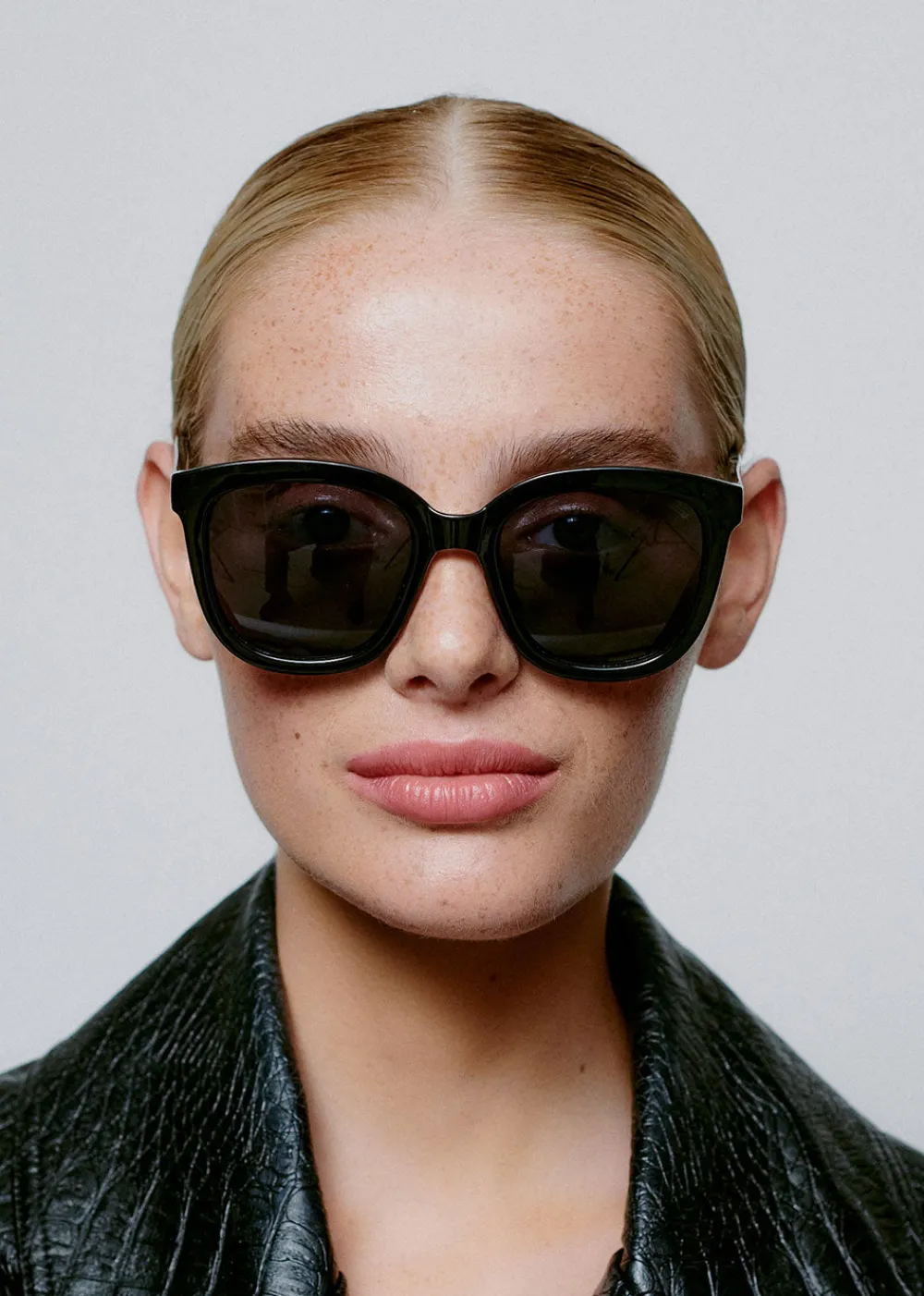 billy_sunglasses__black_4.webp A. Kjaerbede Billy Sunglasses - Black | Glasses