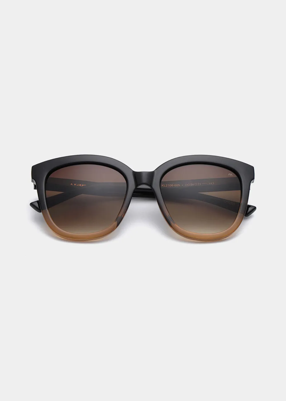 billy_sunglasses__black___2.webp A. Kjaerbede Billy Sunglasses - Black / Brown | Glasses