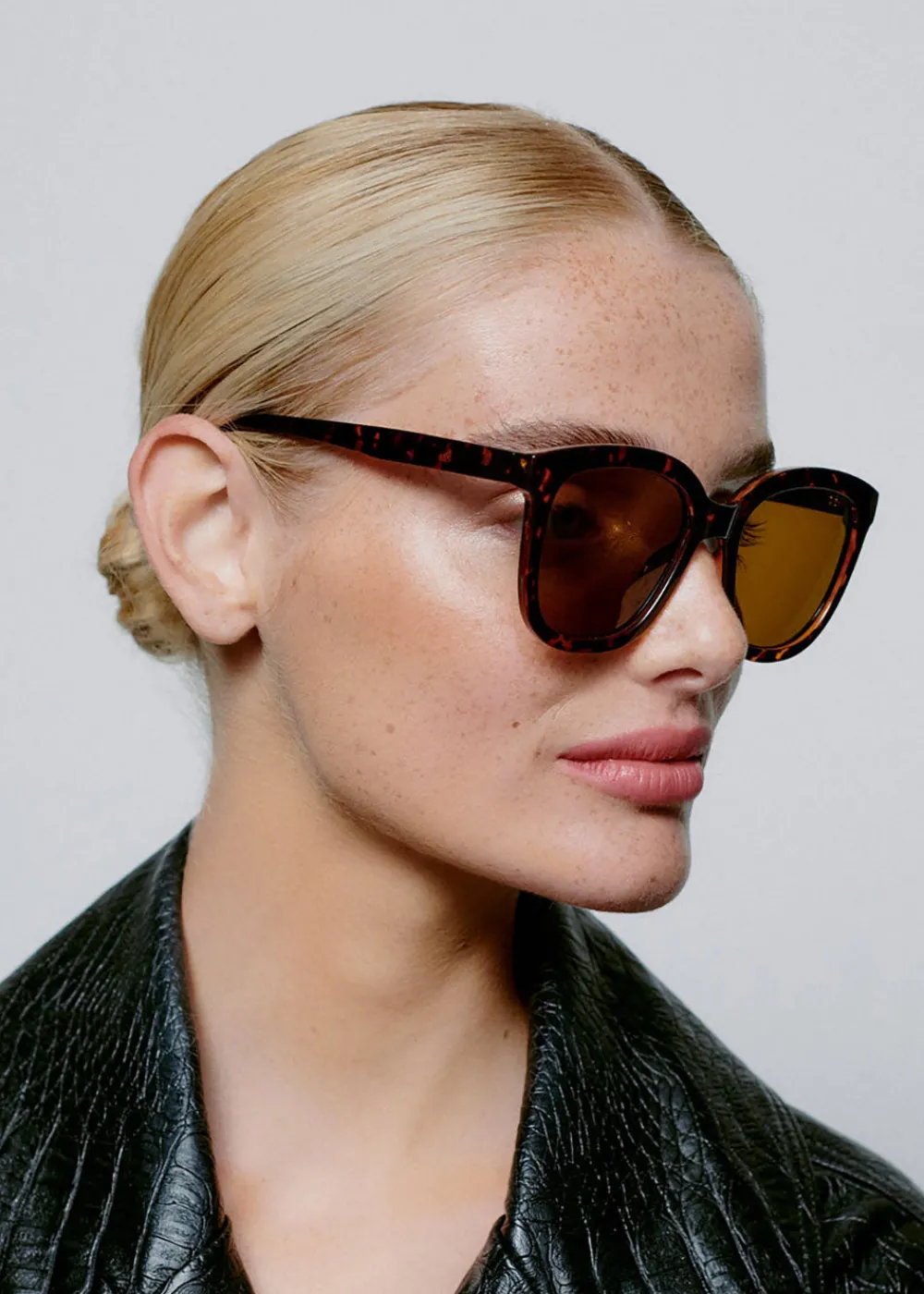billy_sunglasses__demi_to_4.webp A. Kjaerbede Billy Sunglasses - Demi Tortoise | Glasses