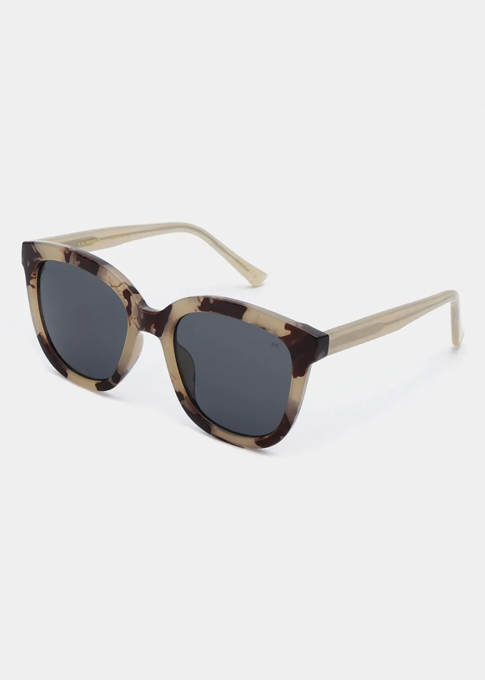 billy_sunglasses__hornet_1.webp A. Kjaerbede Billy Sunglasses - Hornet | Glasses