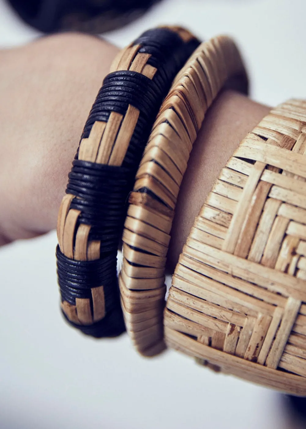 black_and_natural_fine_ba_1.webp Cardomon Black and Natural Fine Bangle | Bracelets