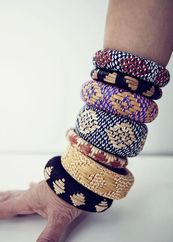 Cardomon Black and Natural Fine Bangle | Bracelets