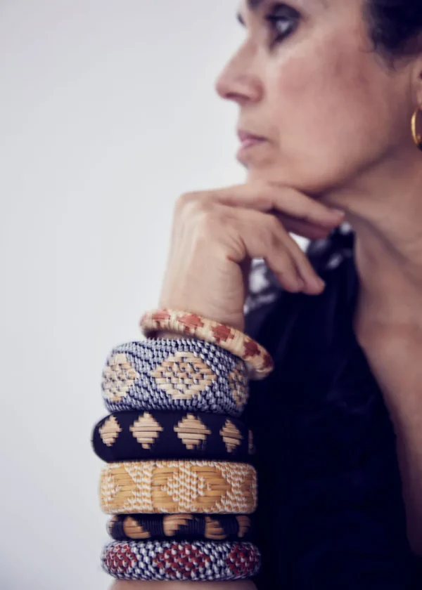 Cardomon Black and Natural Fine Bangle | Bracelets