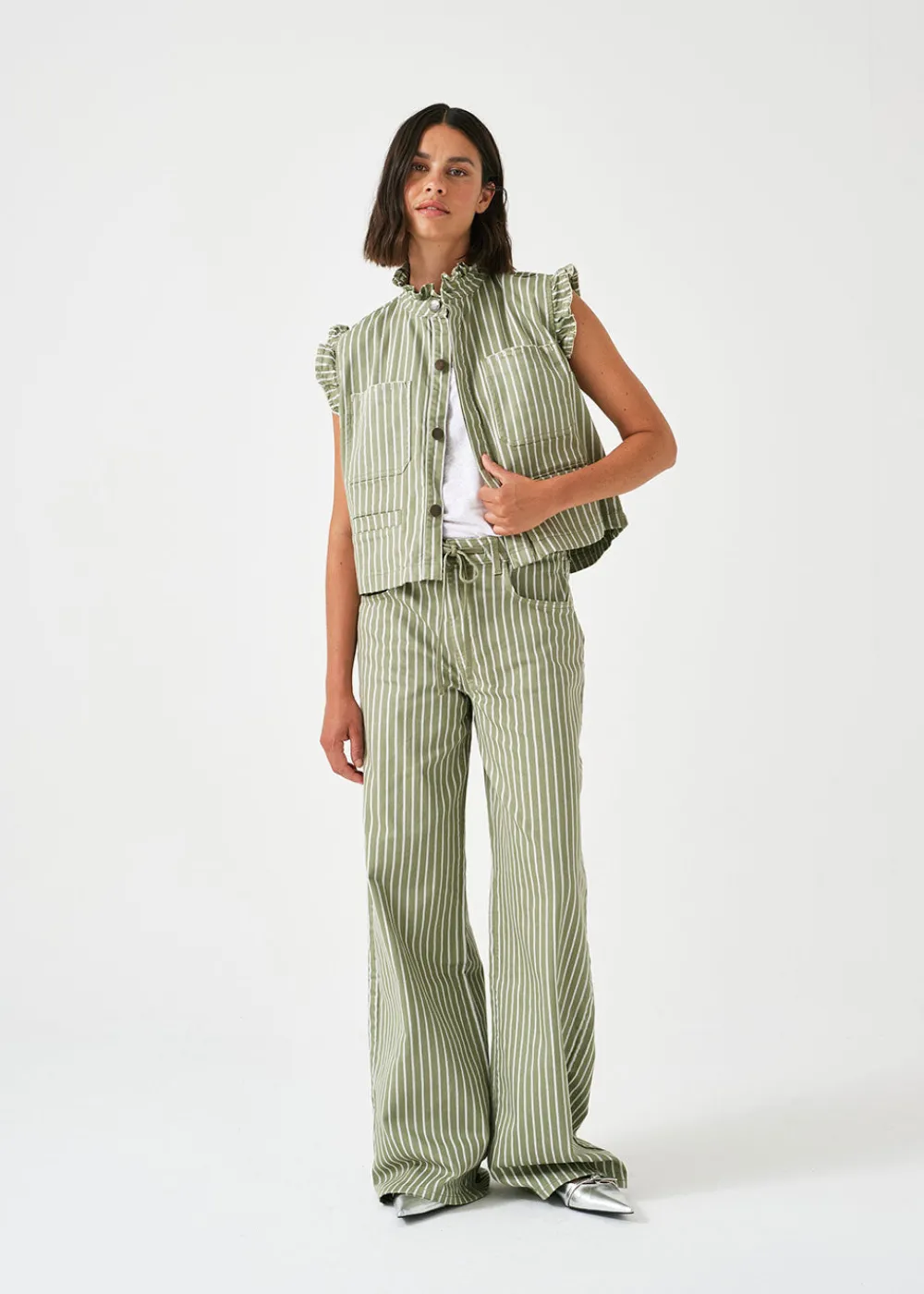 blake_jean__vintage_moss_4.webp Seventy + Mochi Blake Jean - Vintage Moss | Jeans