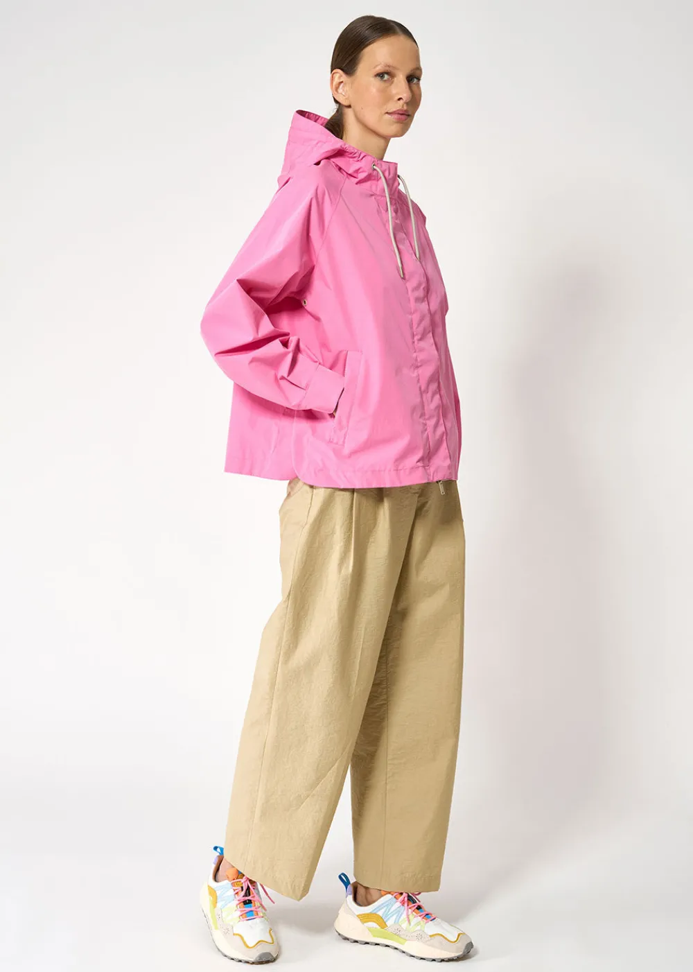 dhuda_raincoat__pink_cosm_2.webp Tantä Dhuda Raincoat - Pink Cosmos | Coats & Jackets