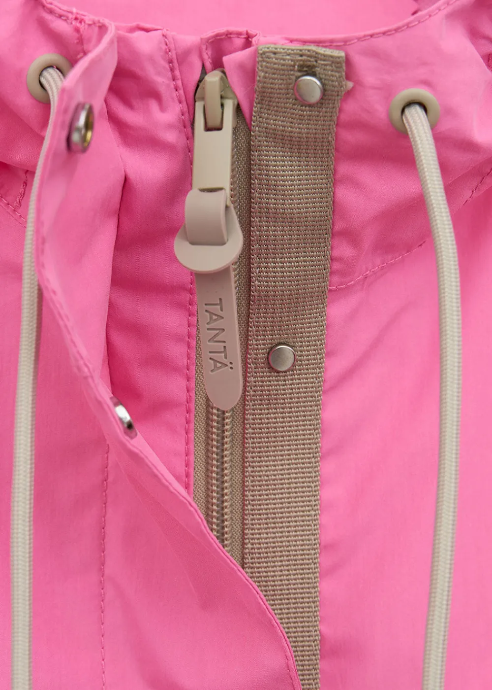 dhuda_raincoat__pink_cosm_3.webp Tantä Dhuda Raincoat - Pink Cosmos | Coats & Jackets