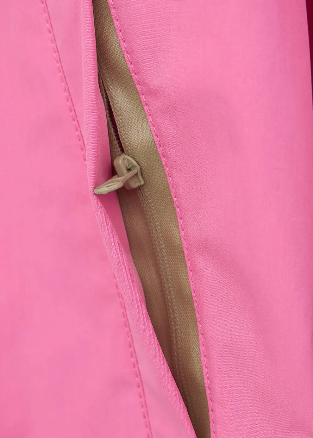 dhuda_raincoat__pink_cosm_9.webp Tantä Dhuda Raincoat - Pink Cosmos | Coats & Jackets