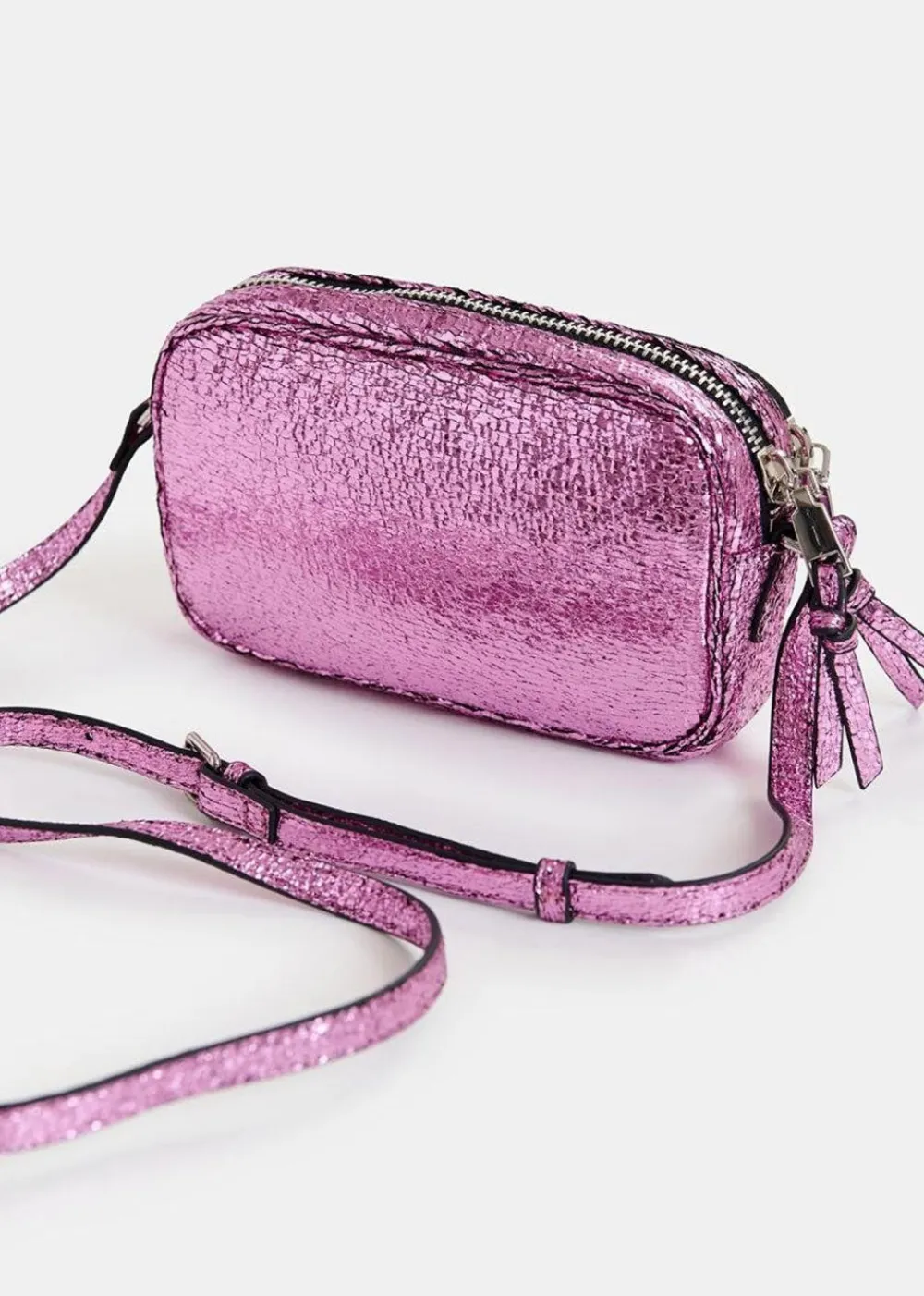 hamen_metallic_shoulder_b_1.webp Essentiel Antwerp Hamen Metallic Shoulder Bag - Pink | Bags