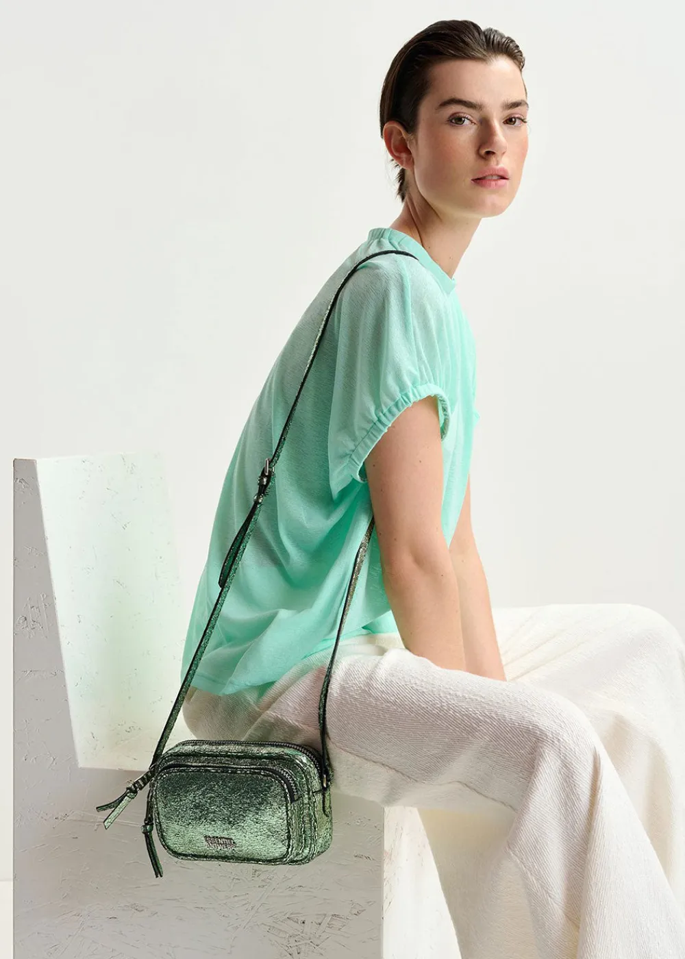 hamen_metallic_shoulder_b_6.webp Essentiel Antwerp Hamen Metallic Shoulder Bag - Green | Bags
