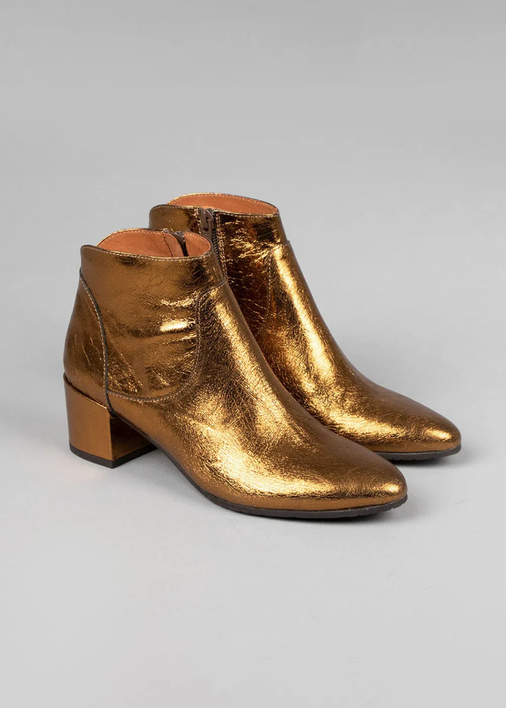 kiana_dark_gold_ankle_boo_0.webp Esska Kiana Dark Gold Ankle Boot | Shoes