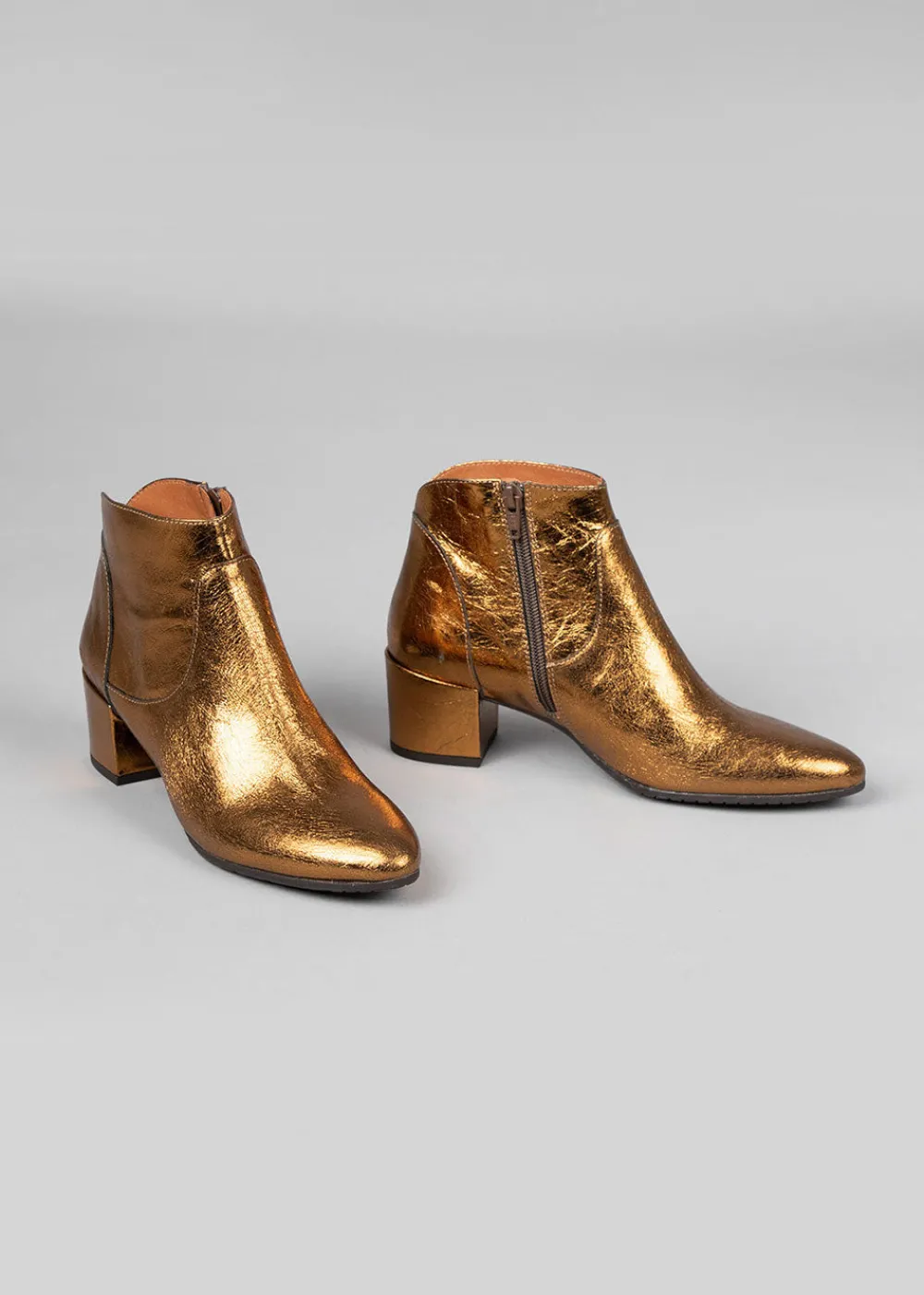 kiana_dark_gold_ankle_boo_1.webp Esska Kiana Dark Gold Ankle Boot | Shoes