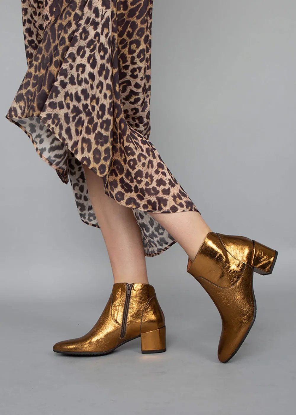kiana_dark_gold_ankle_boo_4.webp Esska Kiana Dark Gold Ankle Boot | Shoes