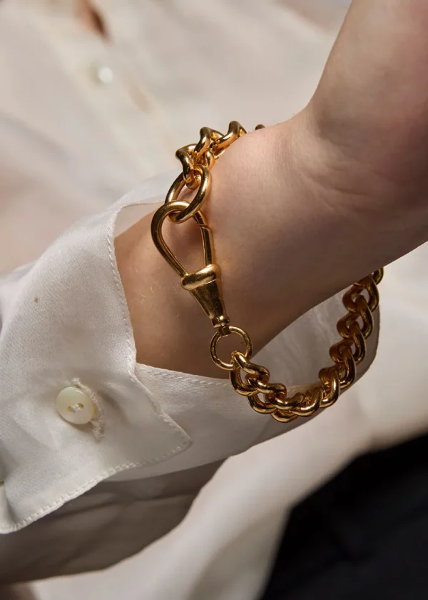 Tilly Sveaas Large Gold Curb Clipt Bracelet | Bracelets