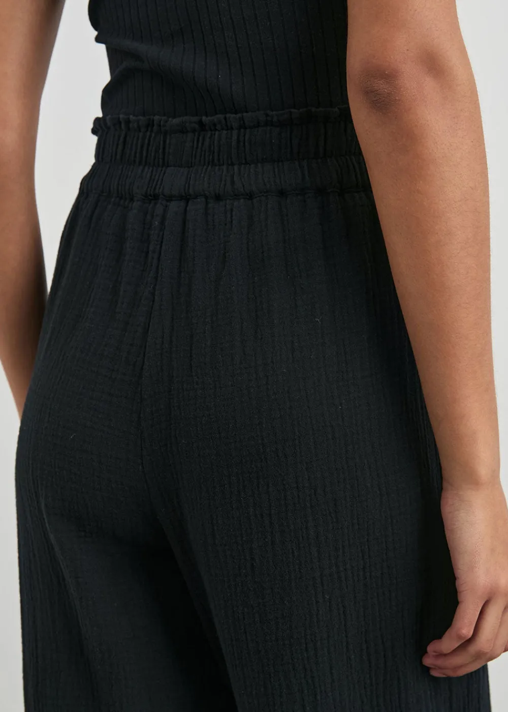leon_crop_pants_1.webp Rails Leon Crop Pants | Trousers