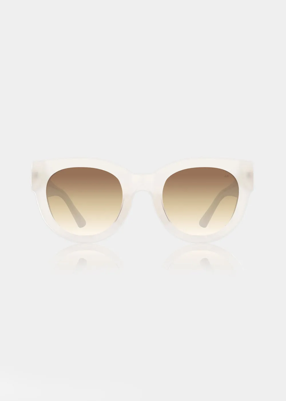 lilly_sunglasses__cream_0.webp A. Kjaerbede Lilly Sunglasses - Cream | Glasses