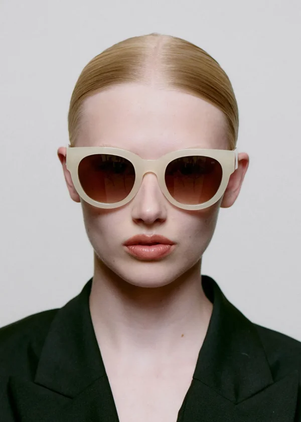 A. Kjaerbede Lilly Sunglasses - Cream | Glasses