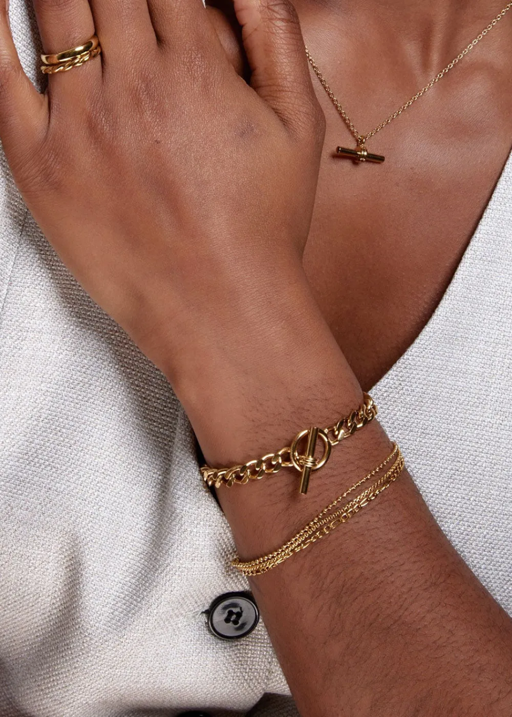 luxe_flat_curb_tbar_brace_1.webp Orelia LUXE Flat Curb T-Bar Bracelet - Gold | Bracelets