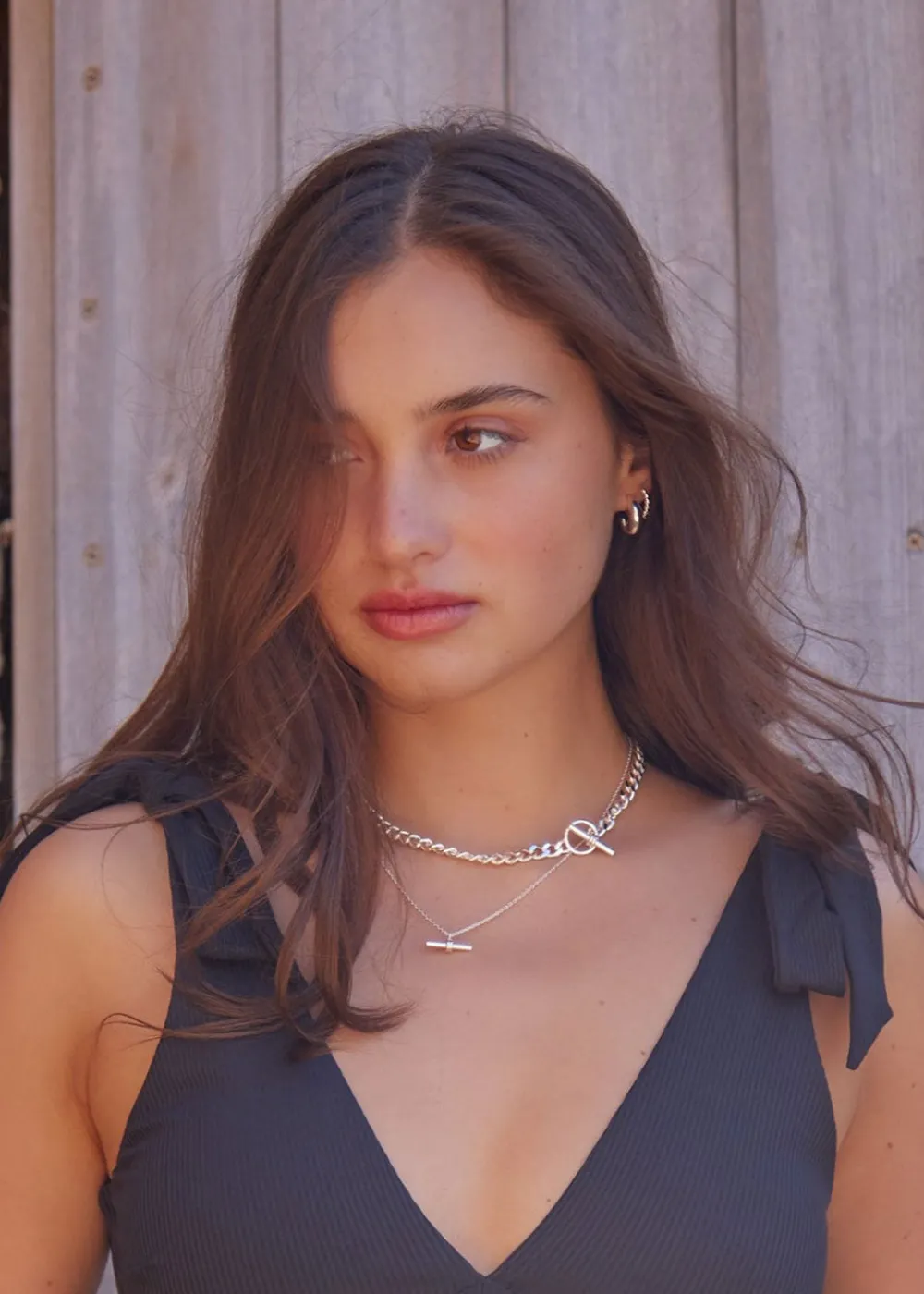 luxe_flat_curb_tbar_neckl_4.webp Orelia LUXE Flat Curb T-Bar Necklace - Silver | Necklaces