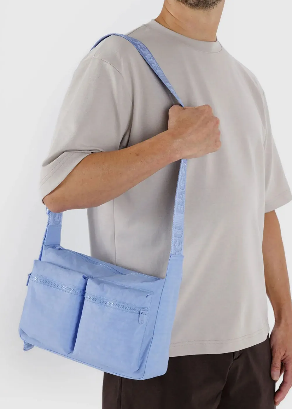 medium_cargo_crossbody__f_1.webp BAGGU Medium Cargo Crossbody - French Blue | Bags