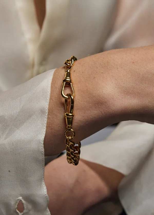 Tilly Sveaas Medium Gold Curb Clipt Bracelet | Bracelets