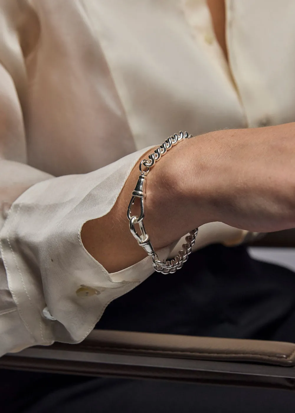 medium_silver_curb_clipt__2.webp Tilly Sveaas Medium Silver Curb Clipt Bracelet | Bracelets