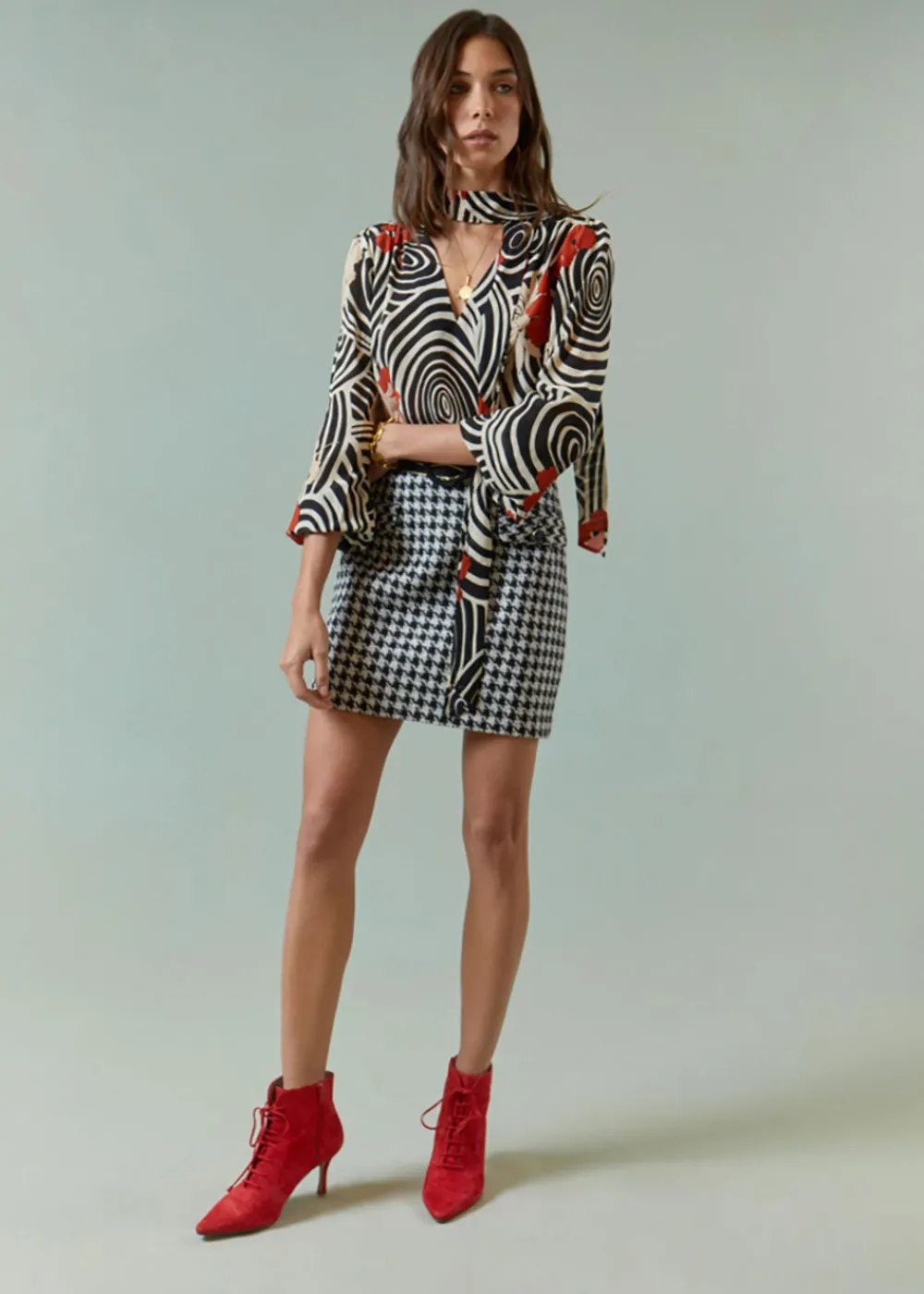 moss_top__swirl_daisy_bla_1.webp Rixo Moss Top - Swirl Daisy Black | Tops