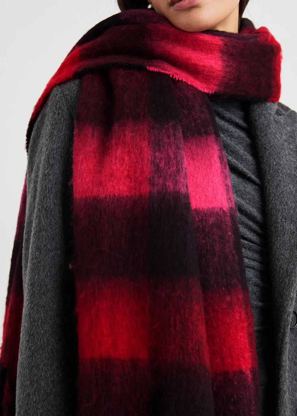 oslo_scarf__scarlet_onyx__2.webp Rails Oslo Scarf - Scarlet Onyx Pink | Scarves