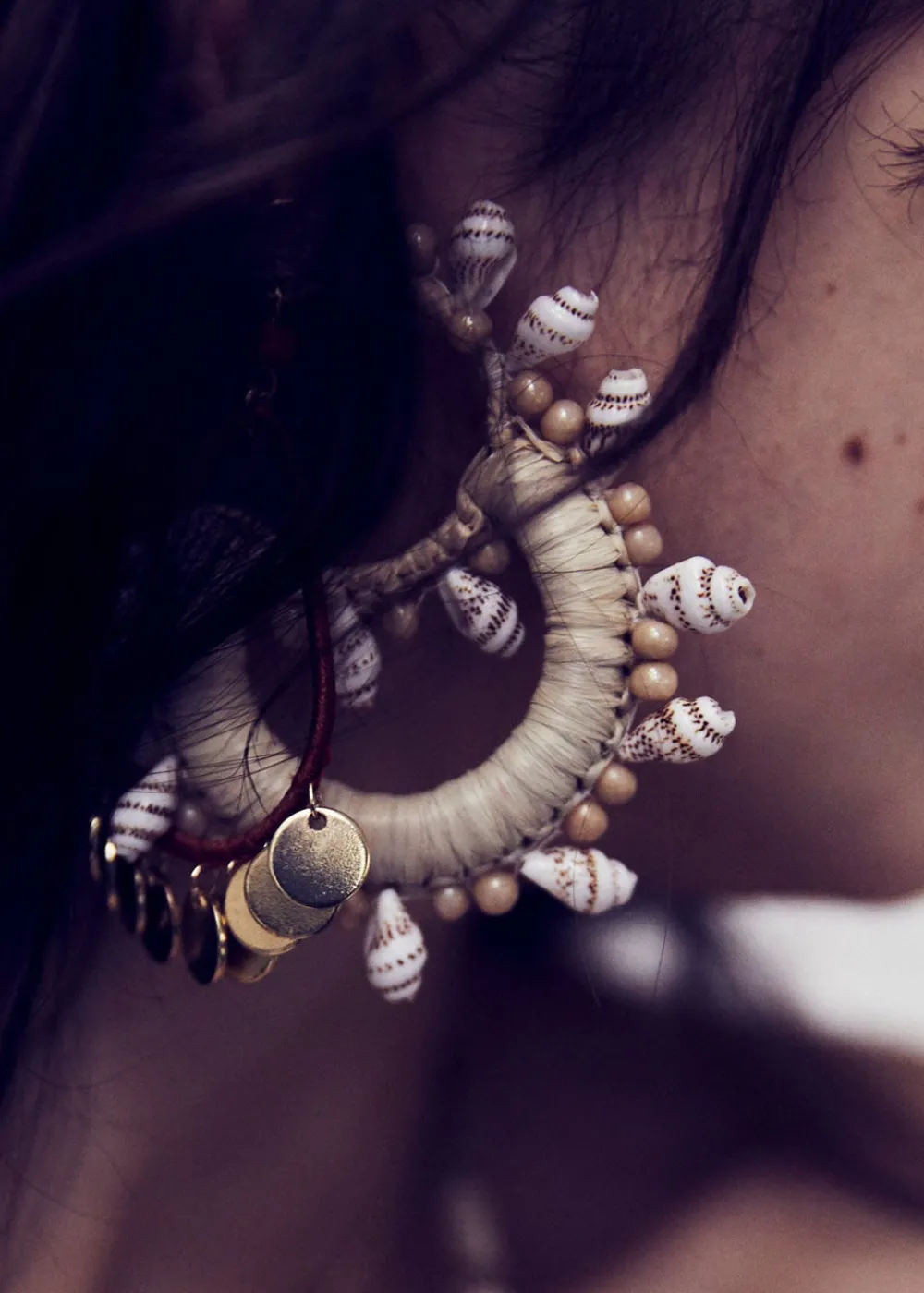 shell_swirl_earrings_1.webp Cardomon Shell Swirl Earrings | Earrings