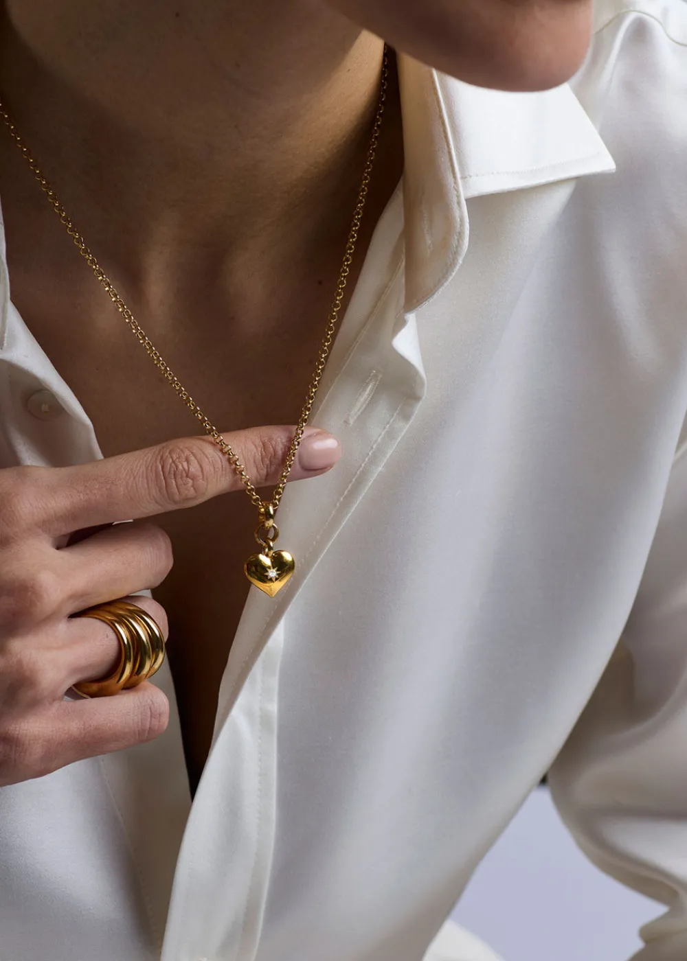 small_gold_heart_on_belch_4.webp Tilly Sveaas Small Gold Heart on Belcher Chain | Necklaces