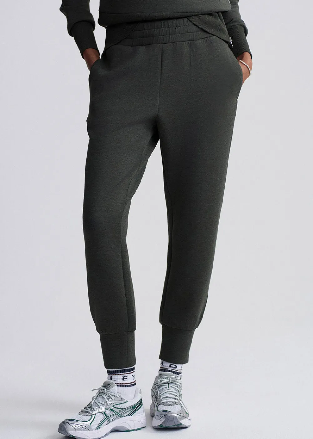 the_slim_cuff_pant_quot___2.webp Varley The Slim Cuff Pant 27.5" - Olive Marl | Trousers