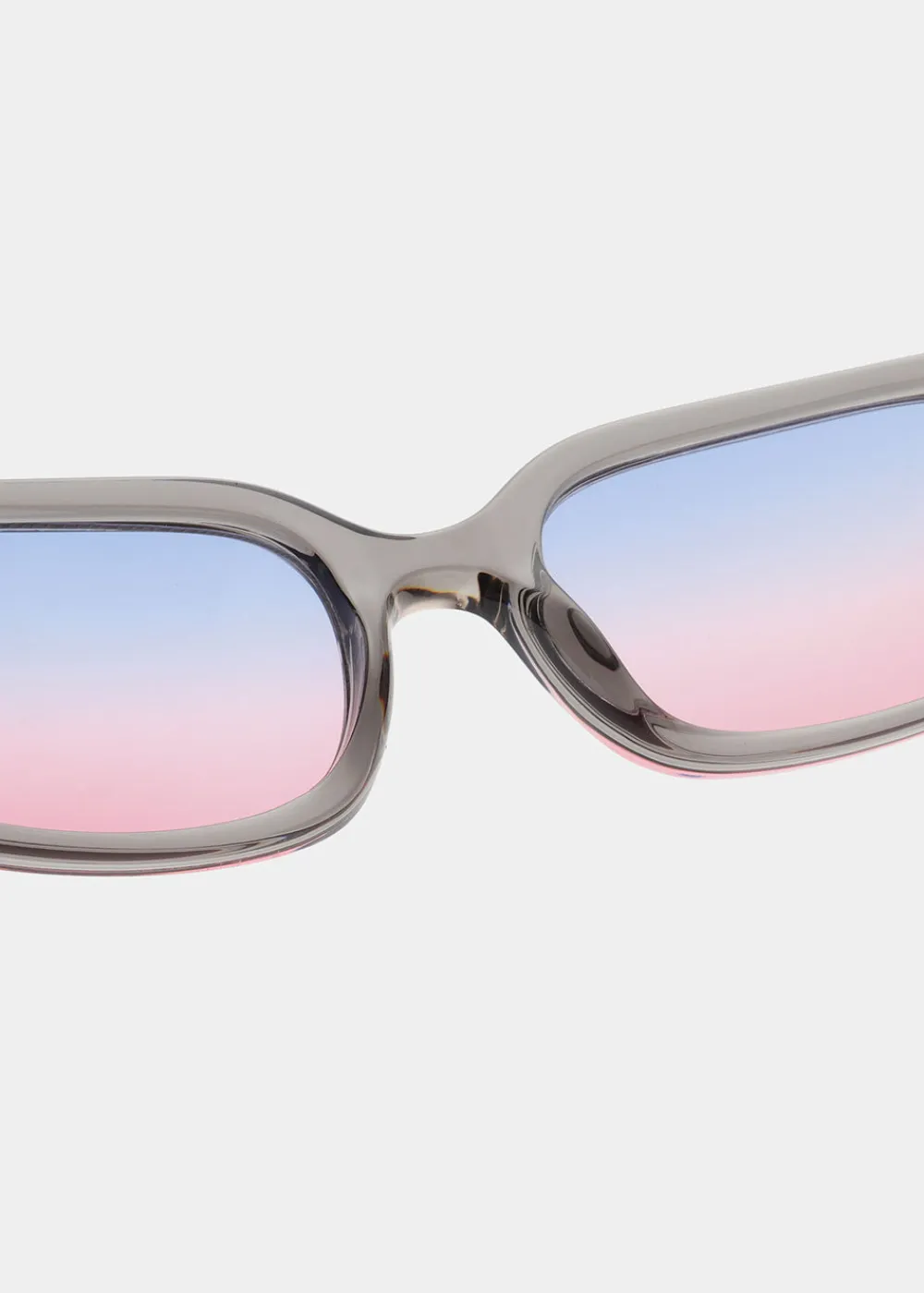 will_sunglasses__grey_tra_2.webp A. Kjaerbede Will Sunglasses - Grey Transparent | Glasses